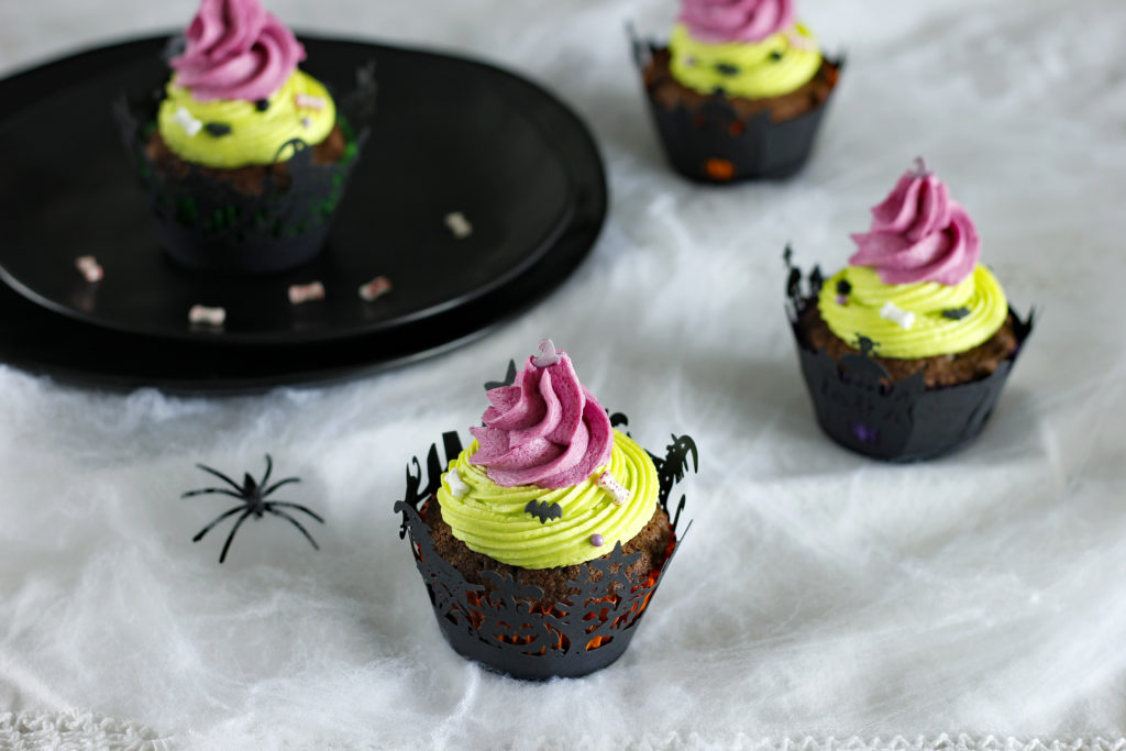 Gruselige Halloween-Cupcakes &amp;quot;Hot Cherry&amp;quot; - lebe liebe backe