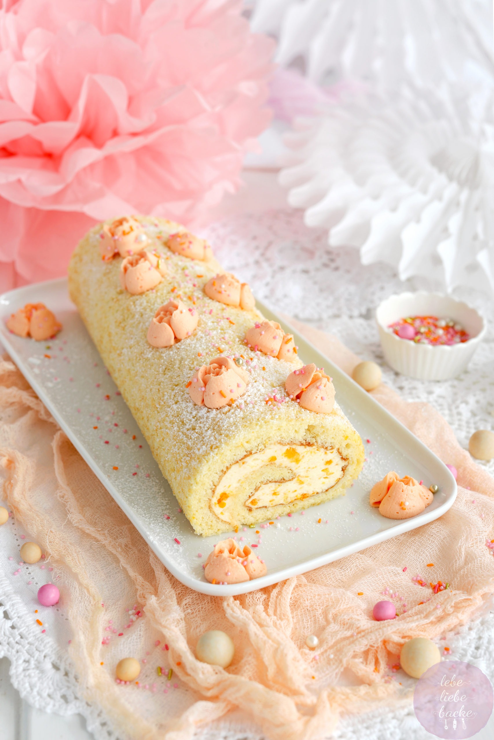 Biskuitrolle Mit Quark Sahne Füllung Ohne Gelatine Käse-Sahne-Biskuitrolle mit Mandarinen und Quark - lebe liebe backe